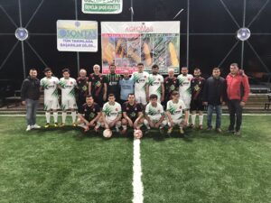 ŞAMPİYONA İLGİNÇ HEDİYE