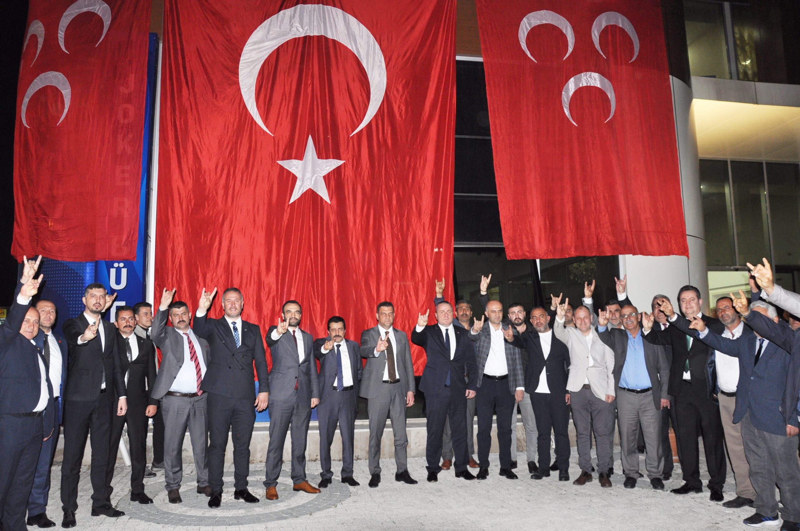 MHP’DEN ‘CUMHUR’ İFTARI