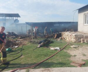 ÇİFTE YANGINDA BÜYÜK HASAR