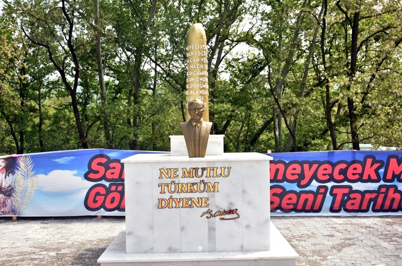 DEVECİKONAK’TAKİ ATATÜRK BÜSTÜ YENİLENDİ