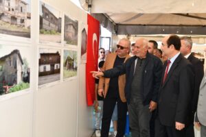 <strong>TARİHİ EV VE KONAKLAR FOTOĞRAFLARA SERGİLENDİ</strong>