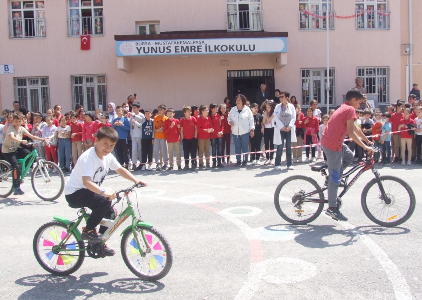TRAFİK HAFTASI’NDA RENKLİ KUTLAMA