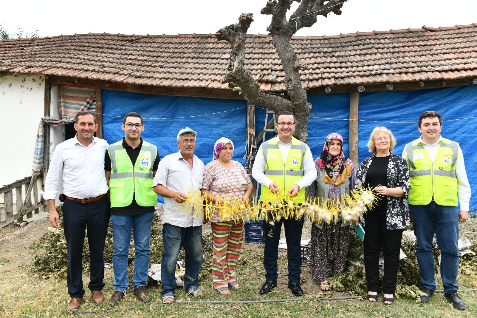 İPEKBÖCEĞİ 6 BİN TL GELİR SAĞLIYOR