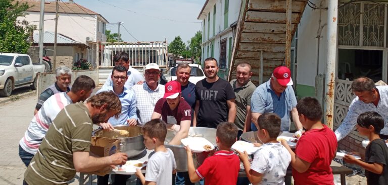 YEŞİLOVA’DA PİLAV ETKİNLİĞİ