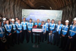 HIZLI TREN’DE IŞIK GÖRÜNDÜ