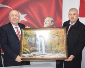 OMURGALI SİYASET ÇIKIŞI