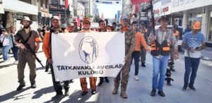 AVCILAR, RENKLİ YÜRÜYÜŞÜN YILDIZI OLDU