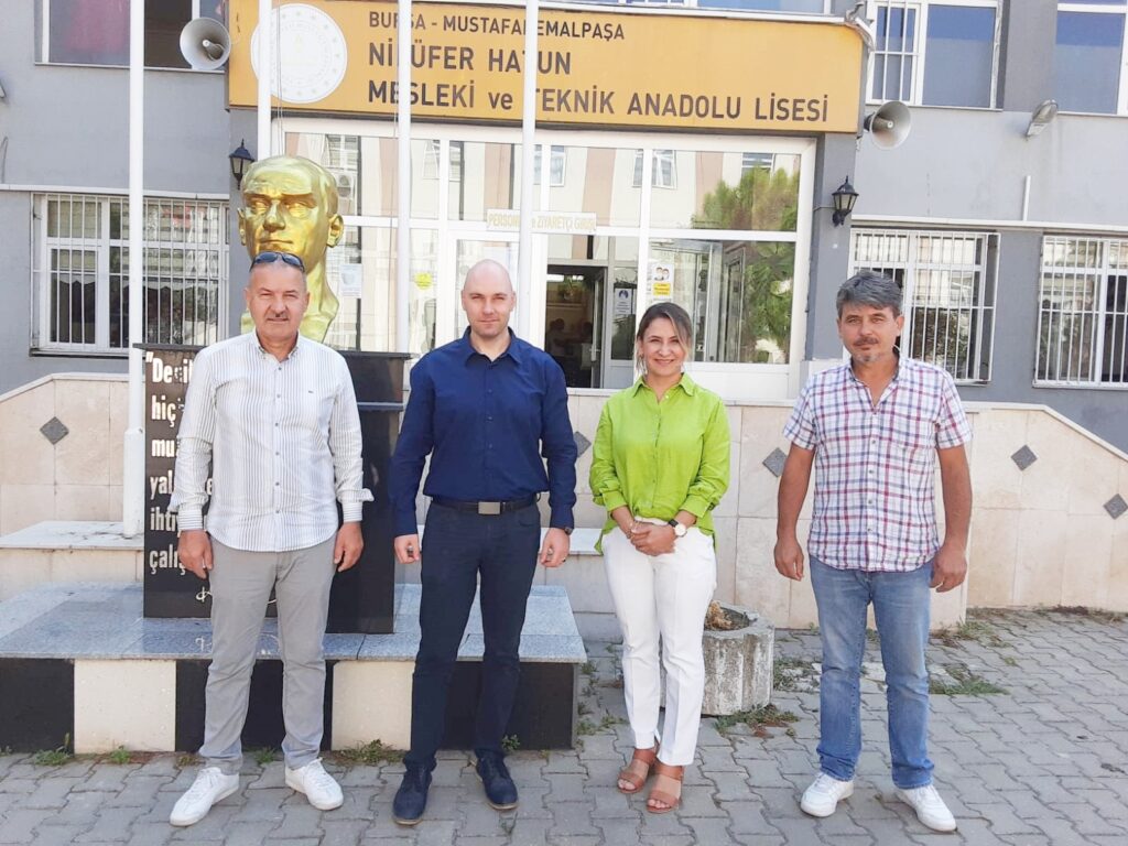 BULGAR DİPLOMATTAN SEÇİM ÇIKARMASI