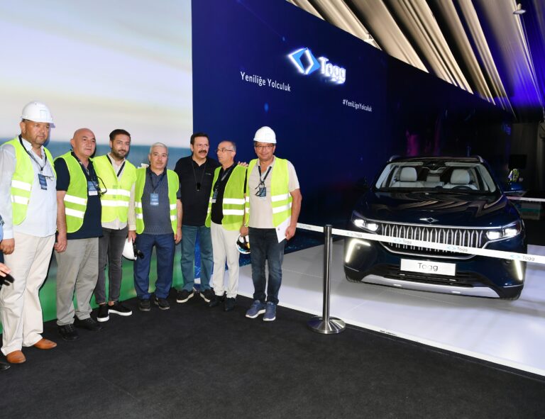 İKİ BAŞKAN’DAN TOGG ZİYARETİ