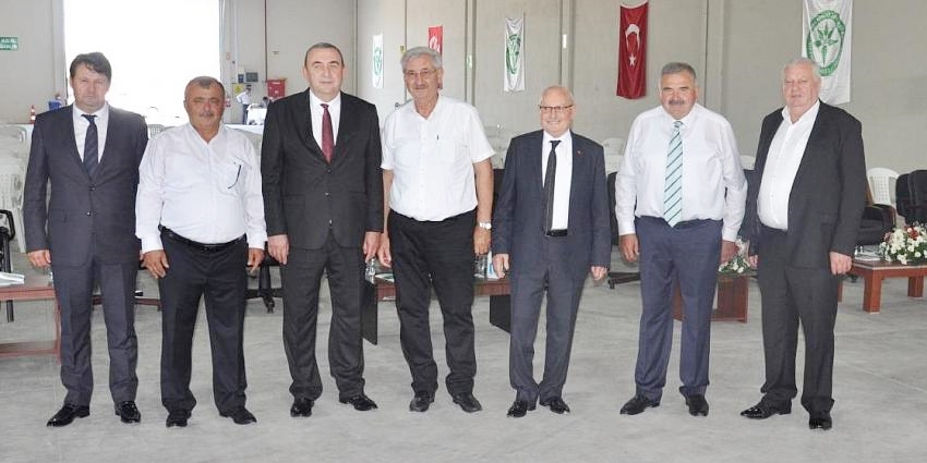 ‘ÇİFTÇİ ÜRETTİĞİNİN KARŞILIĞINI ALAMIYOR’