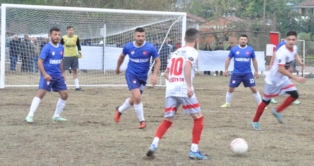 DÖLLÜK’TE FUTBOL HEYECANI BAŞLADI