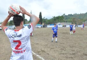 DÖLLÜK VE YEŞİLOVA’DA KUPA BULUŞMASI