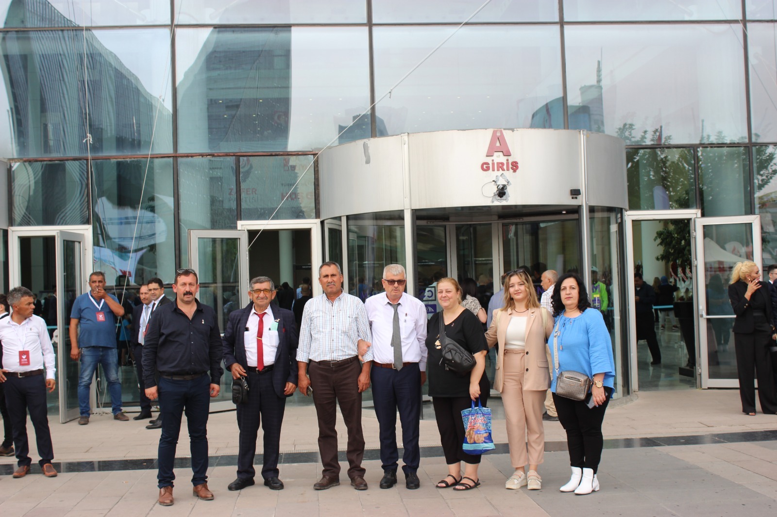 ZAFER PARTİSİ’NDEN KURULTAY ÇIKARMASI