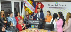 ‘GÜÇLÜ KADROLARLA ADAYIM’