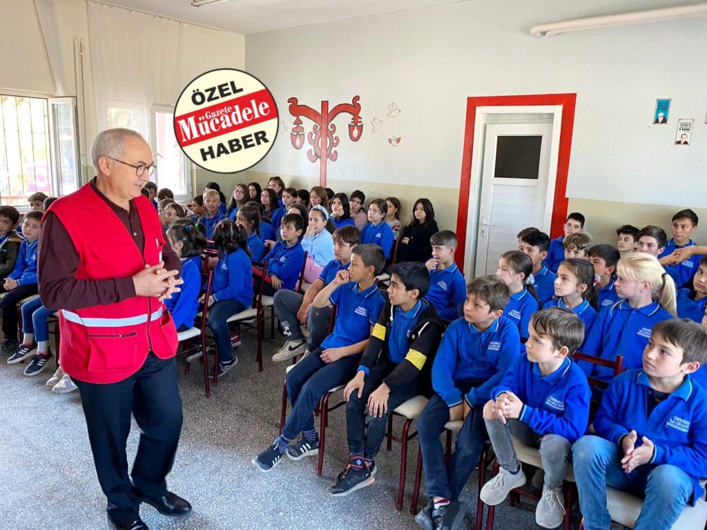 KIZILAY, GÖNÜLLÜLERLE BÜYÜYOR