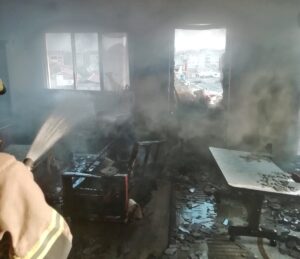 ATEŞ İÇİNDEN KURTARILDILAR