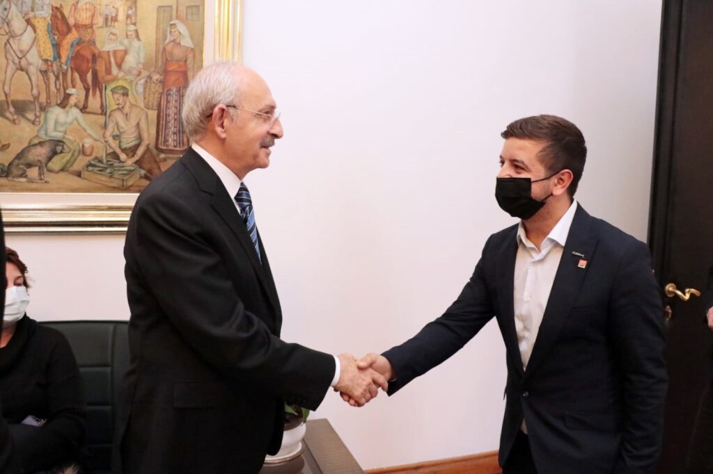 CHP GENÇLİK’TE GÖREVE İADE