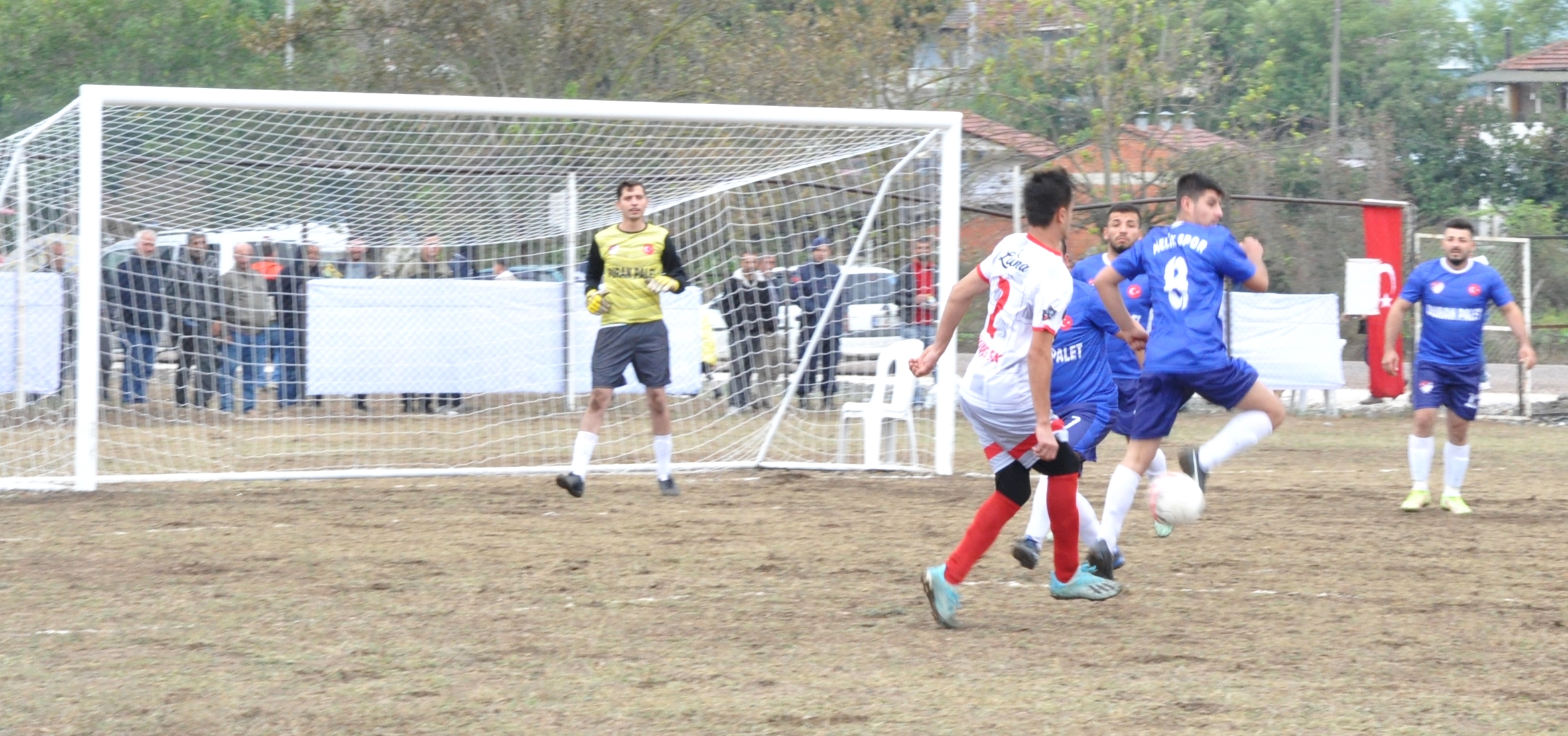 DÖLLÜK’TE KARTLAR YENİDEN DAĞITILDI