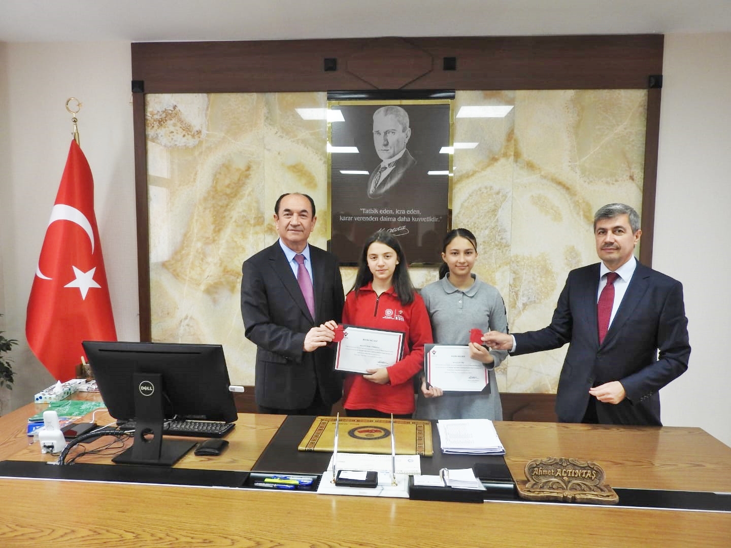 KAYMAKAM’DAN ‘TÜBİTAK’ TEBRİĞİ