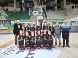 KIZLAR HEDEFE KİLİTLENDİ