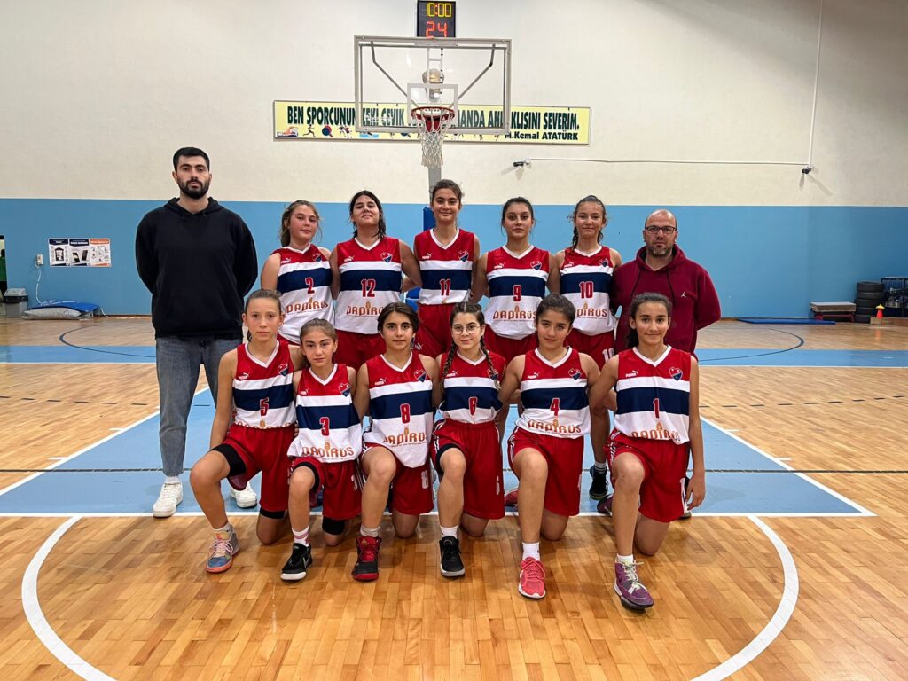 KIZLARIN BİLEĞİ BÜKÜLMÜYOR