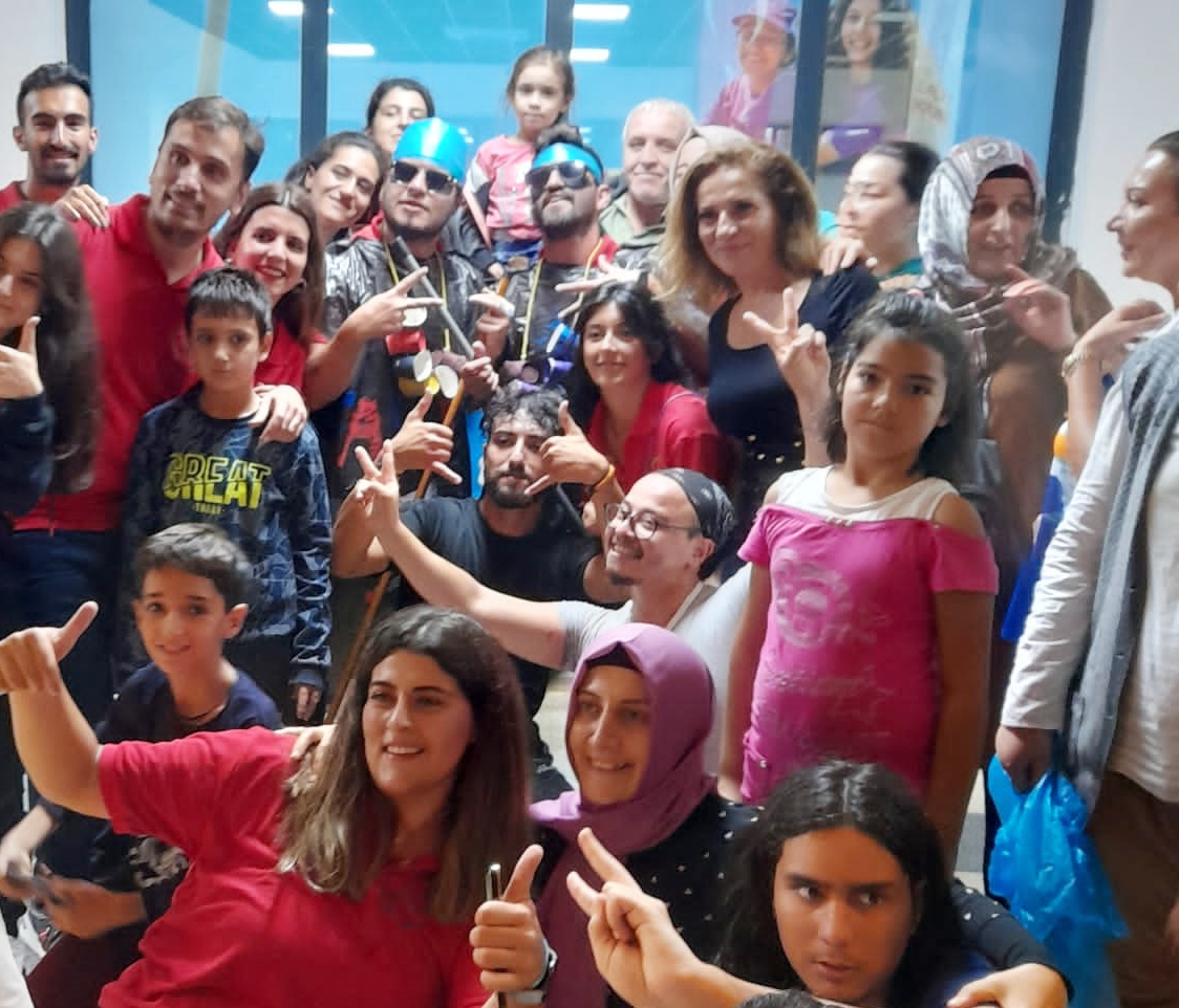 OTİZMLİ ÇOCUKLARA KAMP EĞLENCESİ