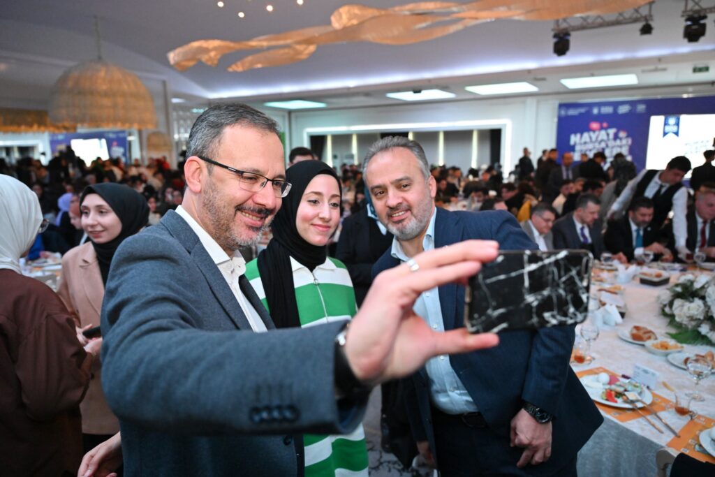 BURSA’DA ‘GENÇ’ BULUŞMA