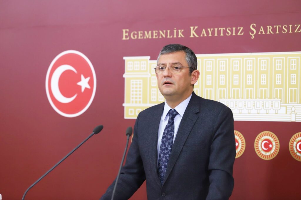 CHP’DE ‘ÖZEL’ AÇILIŞ