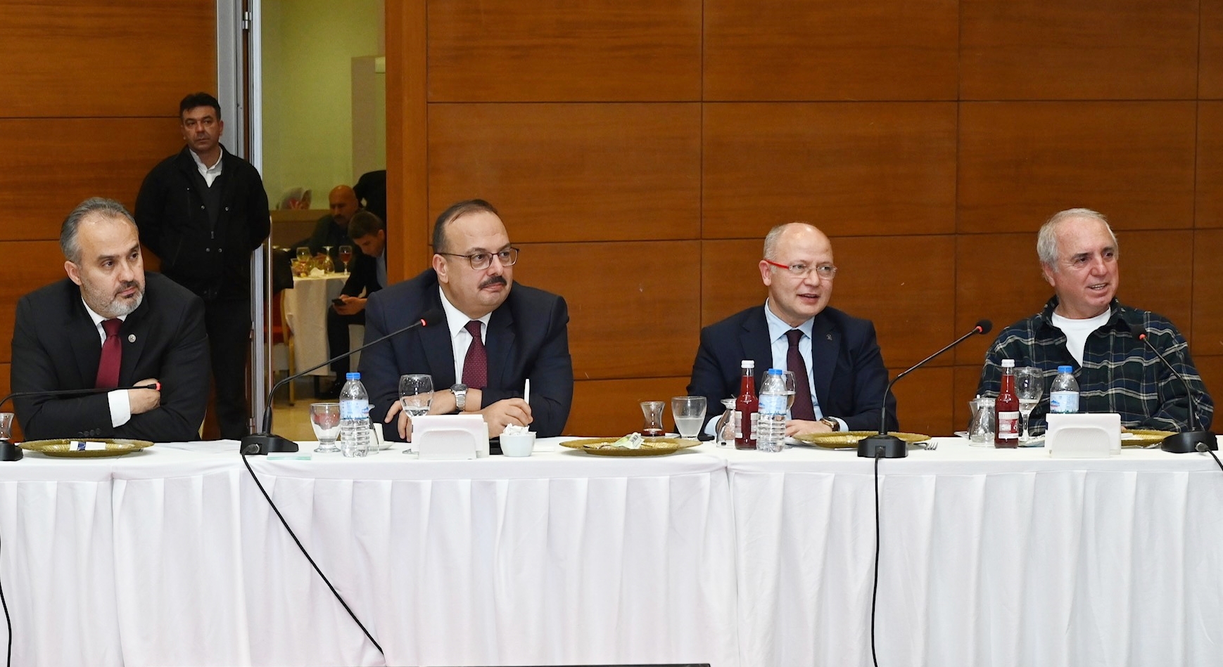 PATRONLARDAN BURSKOOP’A TAM NOT