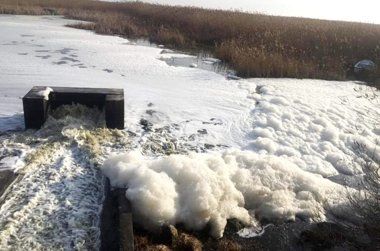 ULUABAT’IN KİRLİLİK YÜKÜ ARTIYOR