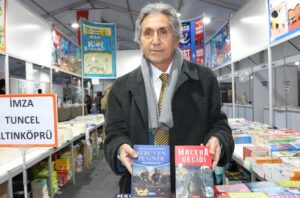 USTA YAZAR ÖĞRENCİLERLE BULUŞUYOR