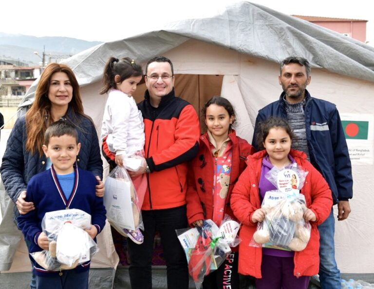 BAŞKAN KANAR DEPREM BÖLGESİNDE