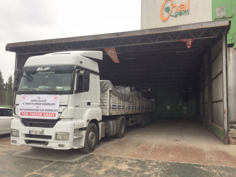 DEPREM BÖLGESİNE YEM YARDIMLARI SÜRÜYOR