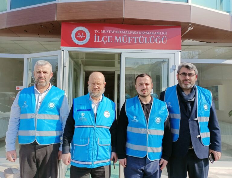 DİN GÖREVLİLERİ YARDIM FAALİYETİNE ÖNCÜLÜK EDİYOR