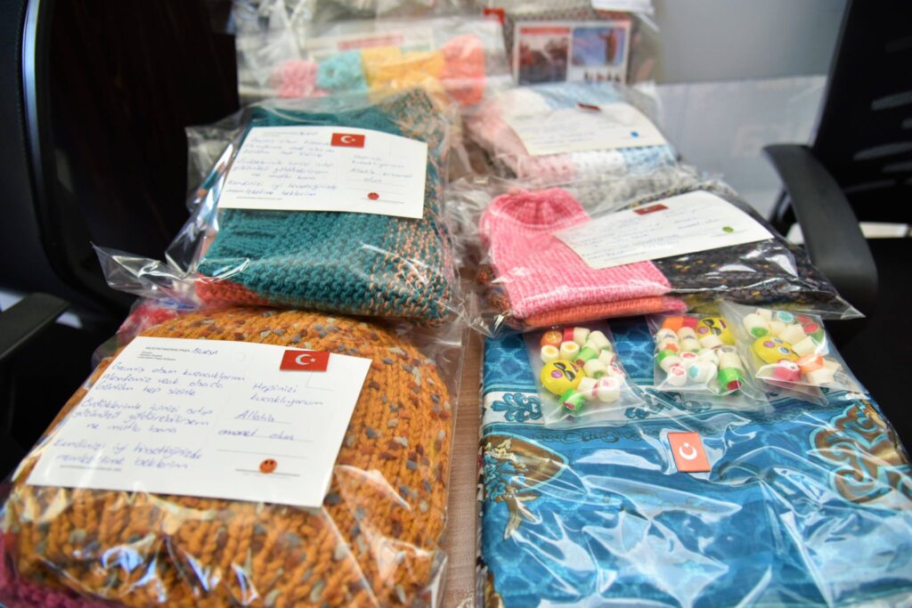 İSİMSİZ YARDIMSEVERLERİN DESTEKLERİ YÜREKLERİ ISITIYOR