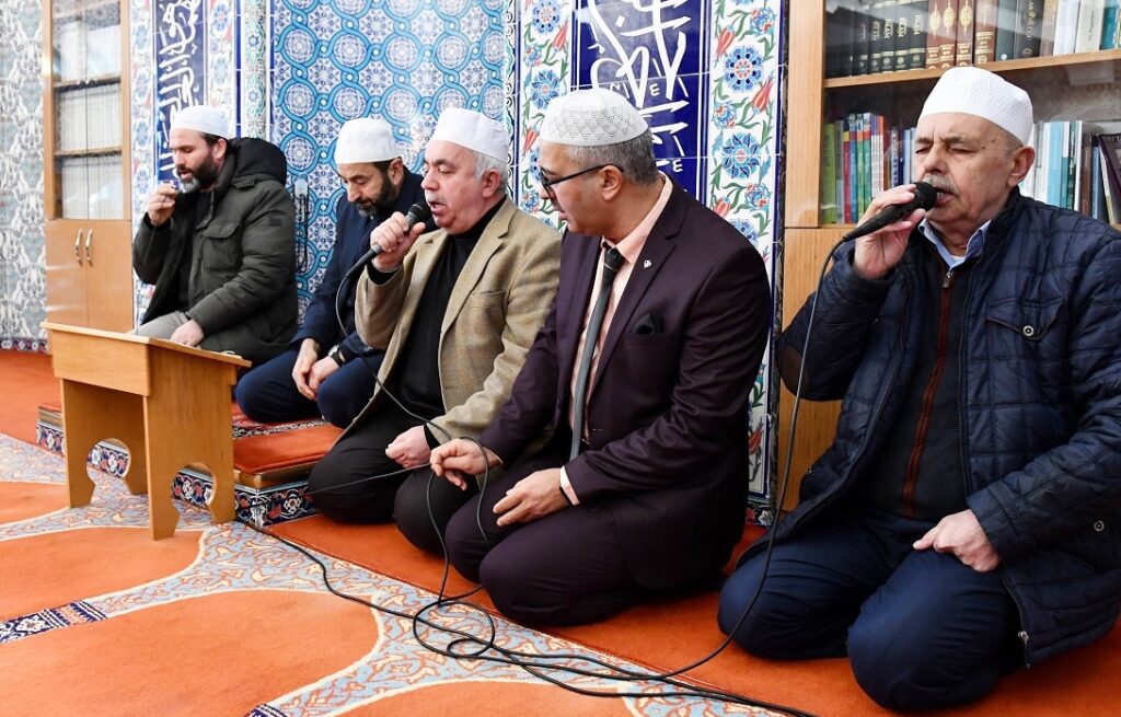 MUSTAFAKEMALPAŞA’DA DEPREM ŞEHİTLERİ İÇİN MEVLİT OKUTULDU