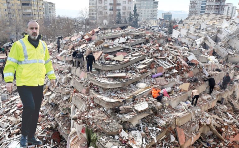 ‘YA BİZ, YA DEPREM YIKACAK’