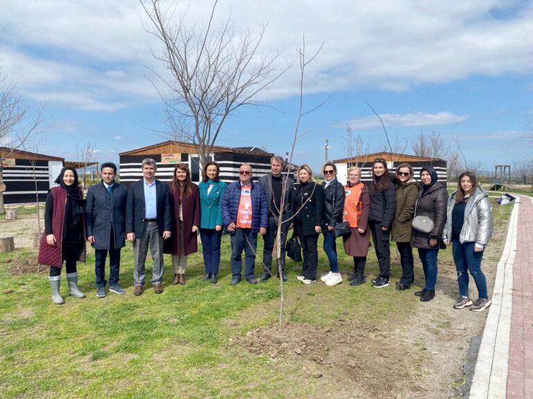 DOĞA VE FEN OKULU FİDANLA BULUŞTU