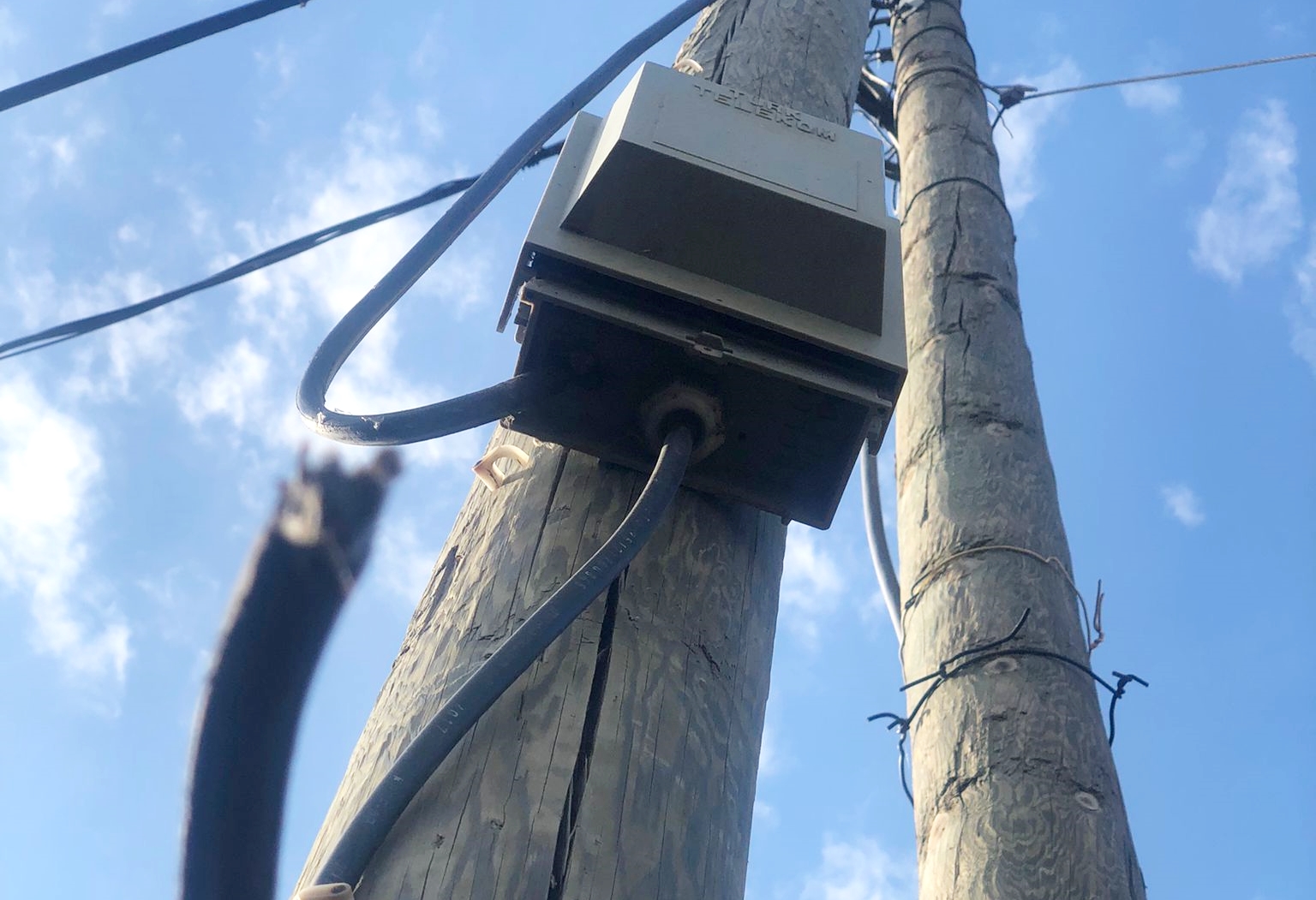 İNTERNET KABLOLARINI ÇALDILAR