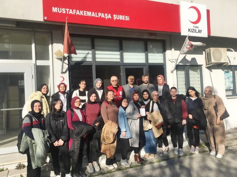 KIZ İHL İYİLİKTE YARIŞTI