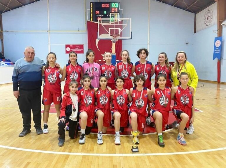 KIZLAR, KOCAELİ’DE BAŞARI PEŞİNDE