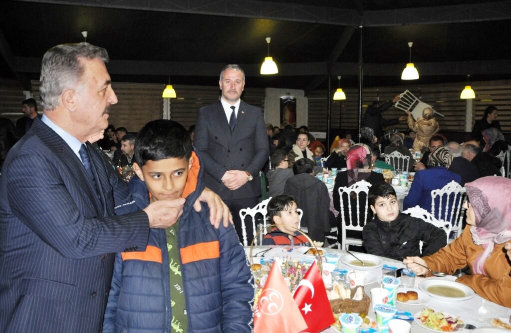 MHP, DEPREMZEDELERE KOL-KANAT GERDİ