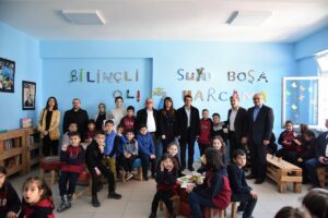 ÖĞRENCİLERİN YENİ GÖZDESİ; SIFIR ATIK KÜTÜPHANESİ