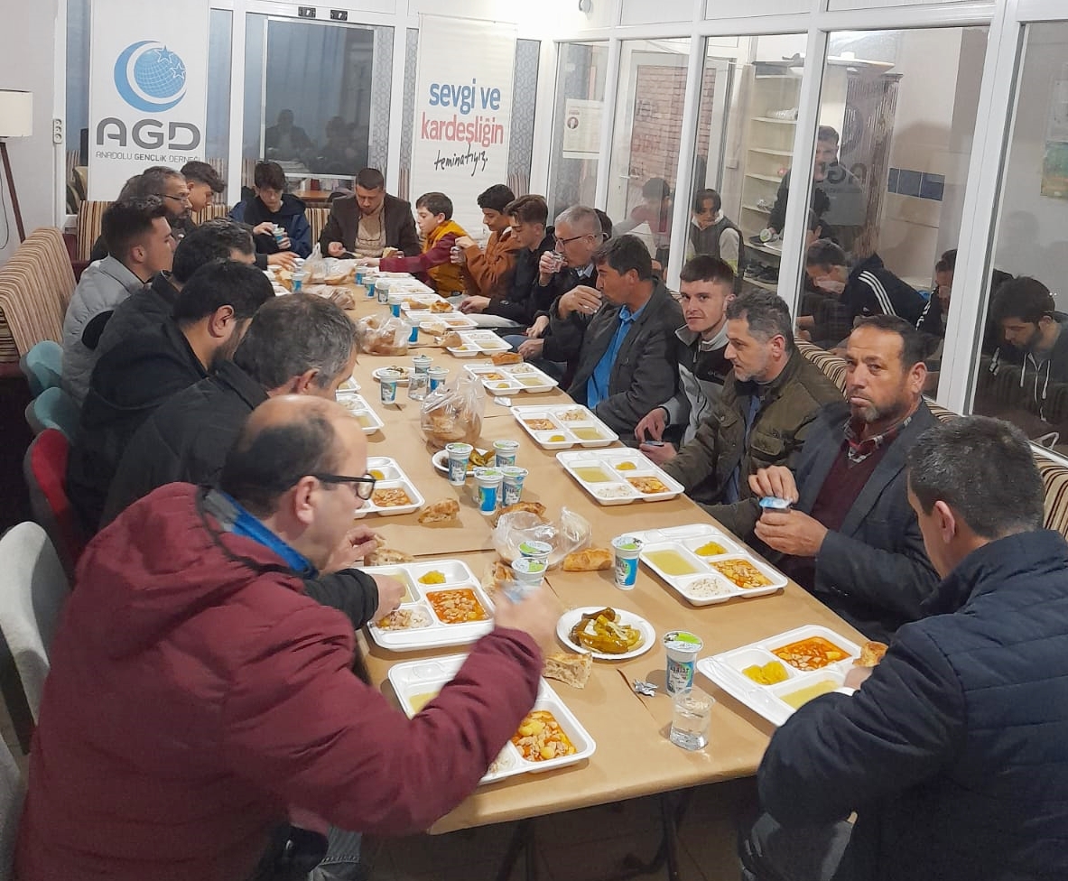 AGD’DEN GELENEKSEL İFTAR