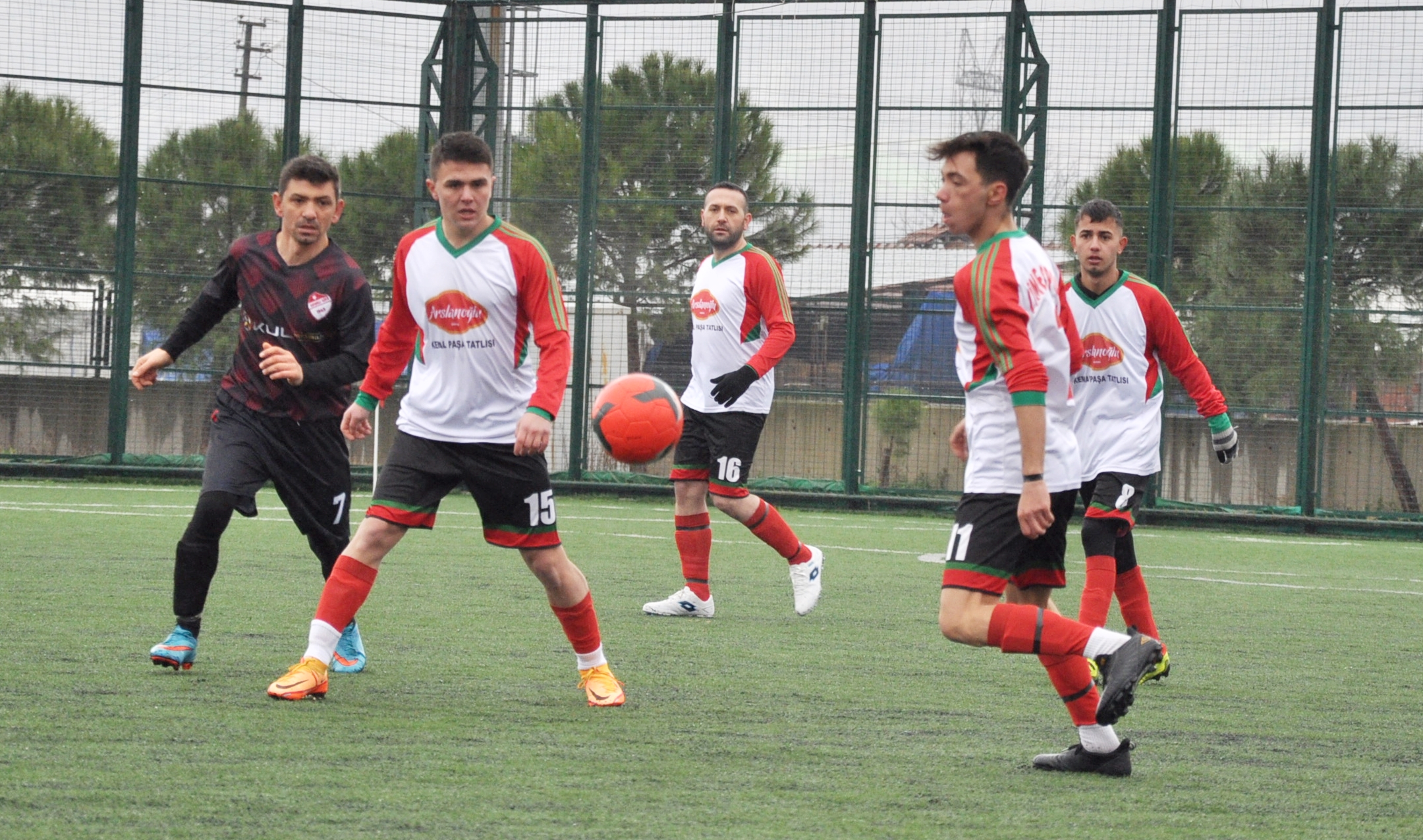 AMATÖR’DE ZORLU PAZAR