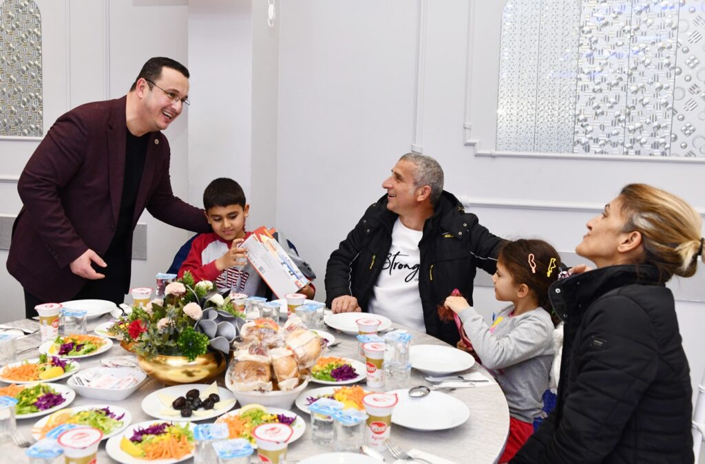 ‘AİLEMİZİN BİRER PARÇASISINIZ’