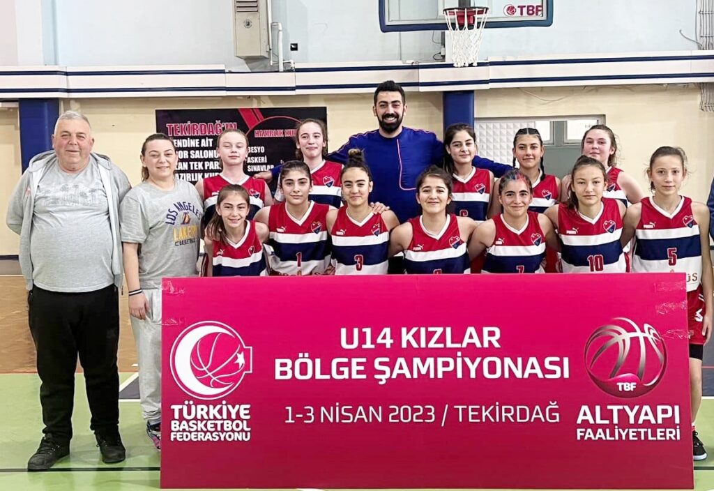 PAŞA’NIN KIZLARI ANADOLU ŞAMPİYONASI’NDA