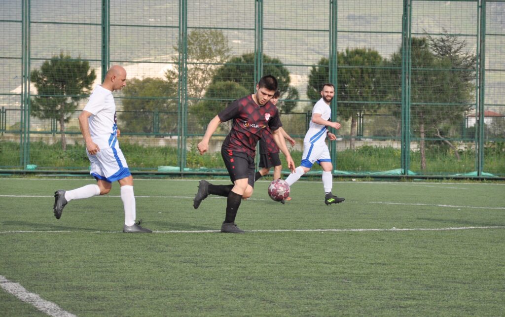 AMATÖR TEMSİLCİLERİ UMDUĞUNU BULAMADI