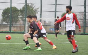 AMATÖRDE KRİTİK DERBİ