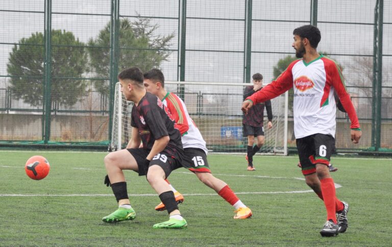 AMATÖRDE KRİTİK DERBİ